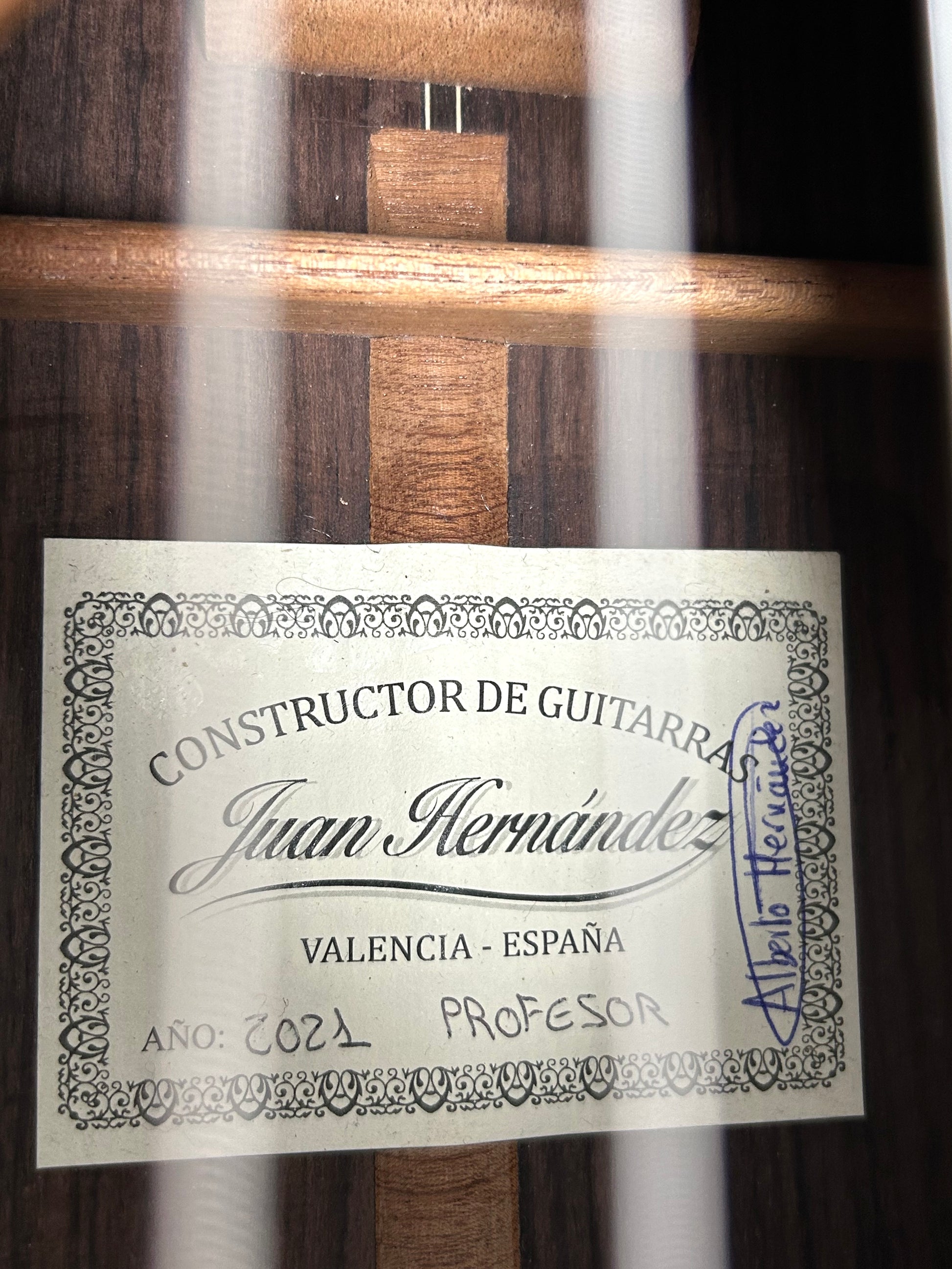 Juan Hernandez Profesor 2021 - Etikett