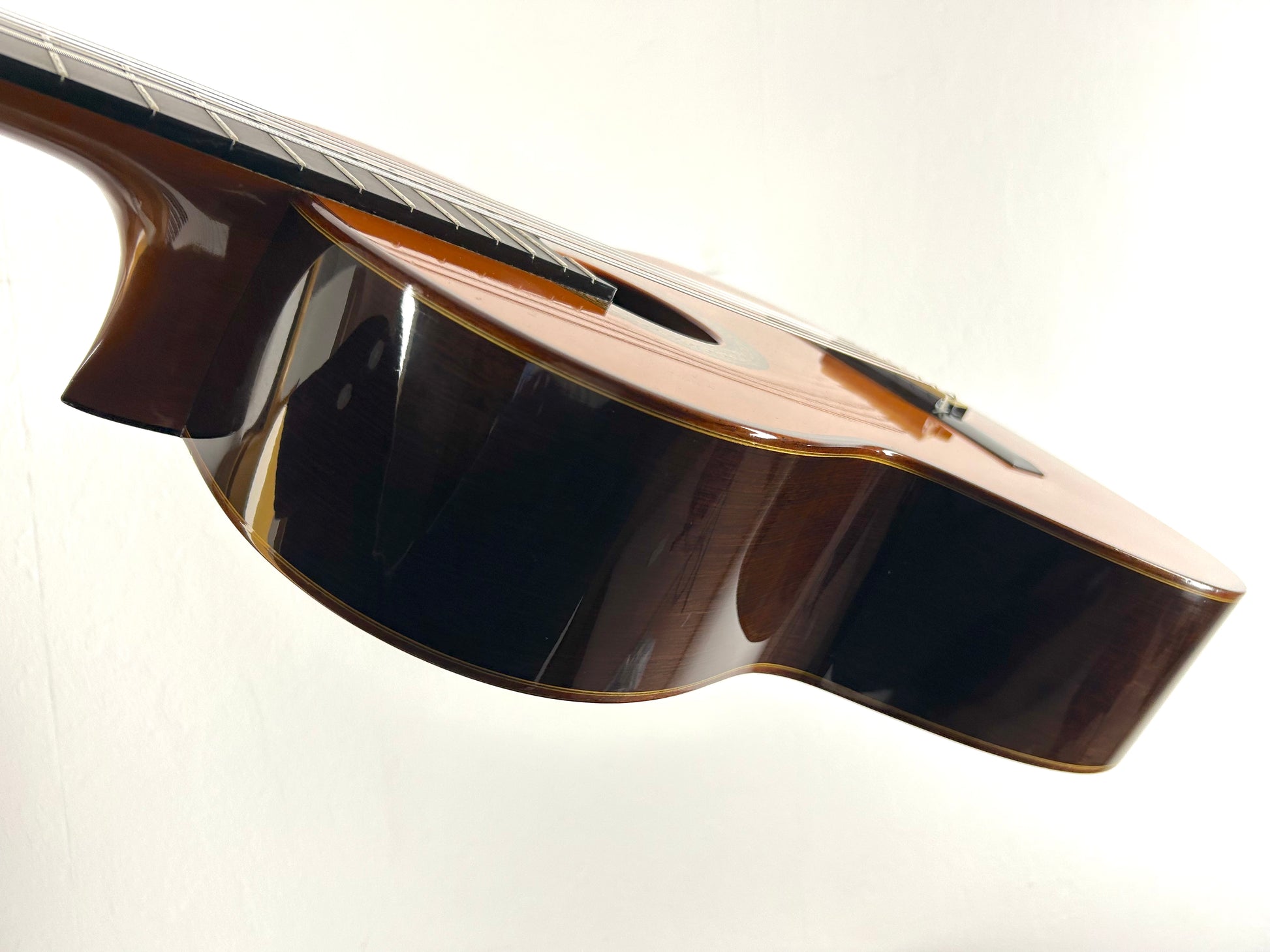 Yamaha GC-50 (1991) – Zargen links (Rio-Palisander)